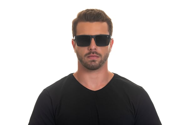 Adam Polarizado — look real (adam 1)